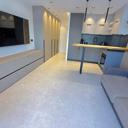 Les Pins - For 2 People - Wifi & Parking Daire