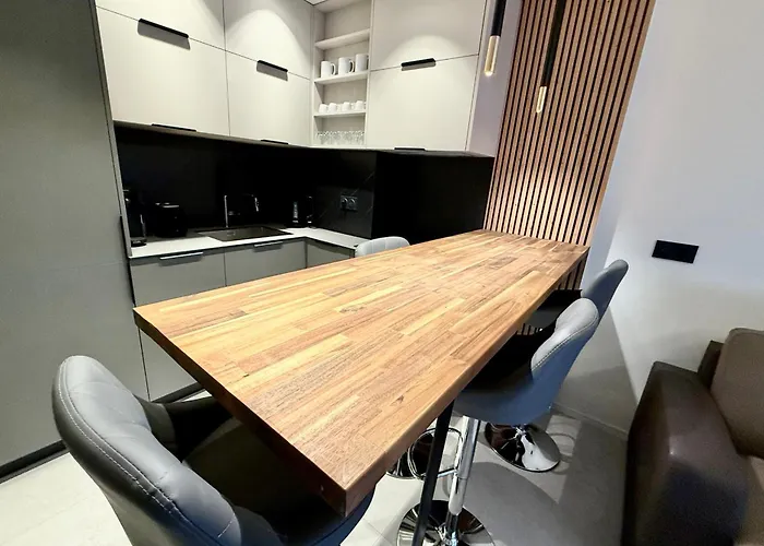 Les Pins - For 2 People - Wifi & Parking