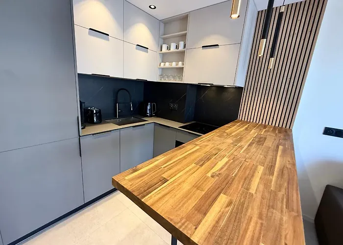 Les Pins - For 2 People - Wifi & Parking